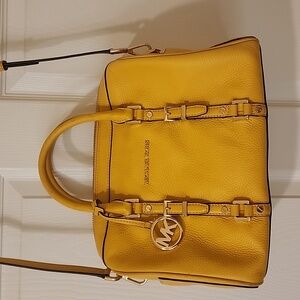 Michael Kors Bedford Legacy Medium Pebbled Leather Duffle Satchel in Yellow
